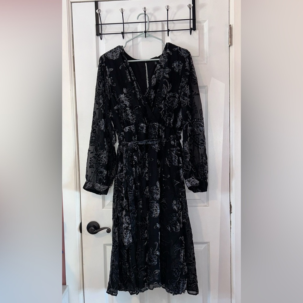 2X Torrid midi burnout velour blouson surplice dress - dahlia floral